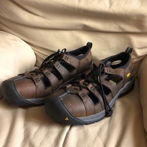Keen utility men’s Atlanta 2 cooler plus low steel toe work shoes